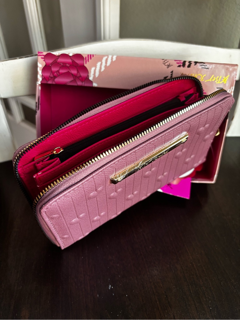 NWT Betsey Johnson Mauve Heart-Embossed Zip Wristlet NEW with Tags - Picture 8 of 13